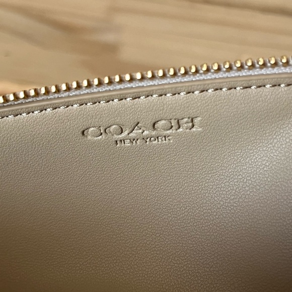 Coach Coach Pencil Case With Strawberry Print🎈🎈 - Picture 7 of 10